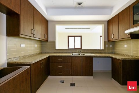 Вилла Рим, Дубай, БАӘ-да 4 жатын бөлмелер, 273.6 м² № 647860 - фото 1