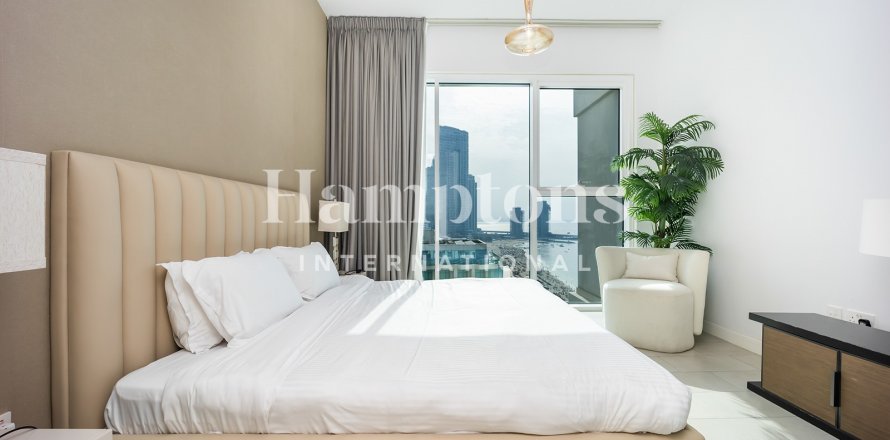 Apartment in Jumeirah Beach Residence, Dubai, UAE 2 bedrooms, 130.96 sq.m. № 705302