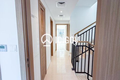 Townhouse sa Dubai, UAE 3 silid-tulugan, 112.23 sq.m. № 735539 - larawan 3