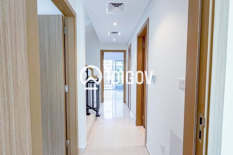 Townhouse sa Dubai, UAE 3 silid-tulugan, 112.23 sq.m. № 735539 - larawan 7