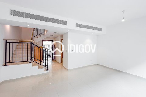 Townhouse sa Dubai, UAE 3 silid-tulugan, 112.23 sq.m. № 735539 - larawan 1