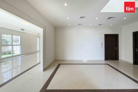 Vilë në Dubai, Emiratet e Bashkuara Arabe 3 dhoma gjumi, 569.8 m2. № 631949 - Foto 4