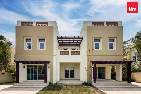Vilë në Dubai, Emiratet e Bashkuara Arabe 3 dhoma gjumi, 569.8 m2. № 631949 - Foto 1