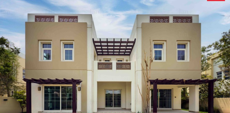 Vilë në Dubai, Emiratet e Bashkuara Arabe 3 dhoma gjumi, 569.8 m2. № 631949