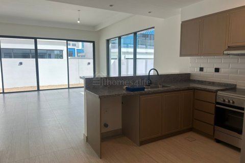 Casa urbana em Damac Lagoons, Dubai, EAU 5 quartos, 220 m2 № 713685