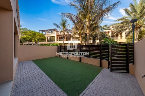 טאונהאוס למכירה ב Jumeirah Islands, Dubai, איחוד האמירויות 4 חדרי שינה, 337 מ"ר, מספר 663970 - תמונה 29