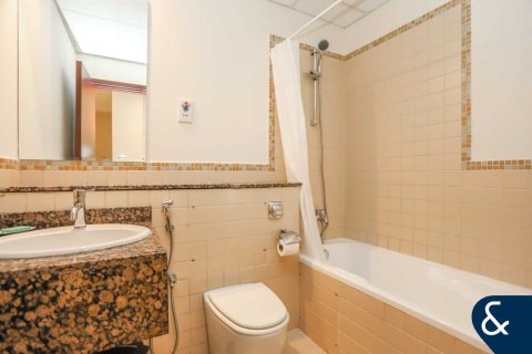 דירה להשכרה ב Jumeirah Beach Residence, Dubai, איחוד האמירויות 2 חדרי שינה, 119 מ"ר, מספר 668022 - תמונה 11