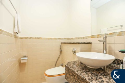 דירה להשכרה ב Jumeirah Beach Residence, Dubai, איחוד האמירויות 2 חדרי שינה, 119 מ"ר, מספר 668022 - תמונה 8