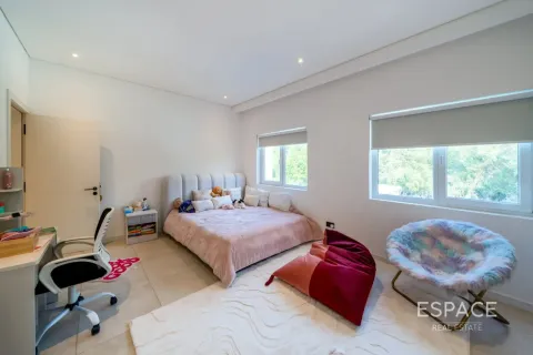 Vila di Meadows, Dubai, UAE 5 bilik tidur, 416 meter persegi № 737818 - foto 14