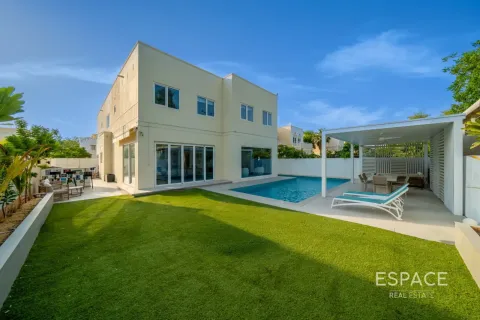 Villa asukohaga Meadows, Dubai, AÜE: 5 magamistoaga, 416 m² Nr 737818