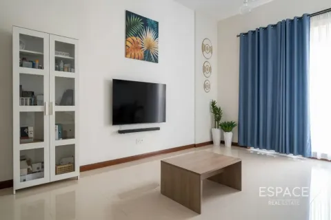 Apartmen di Jumeirah Village Circle, Dubai, UAE 1 bilik tidur, 99 meter persegi № 737806 - foto 4