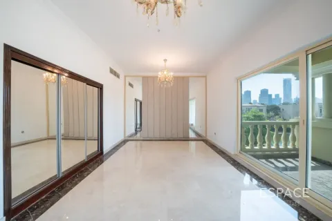 Villa in Jumeirah Islands, Dubai, UAE 5 bedrooms, 520 sq.m. № 737805 - photo 9