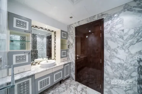 Villa in Jumeirah Islands, Dubai, UAE 5 bedrooms, 520 sq.m. № 737805 - photo 15
