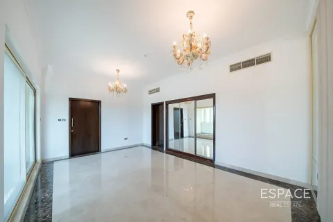 Villa in Jumeirah Islands, Dubai, UAE 5 bedrooms, 520 sq.m. № 737805 - photo 8
