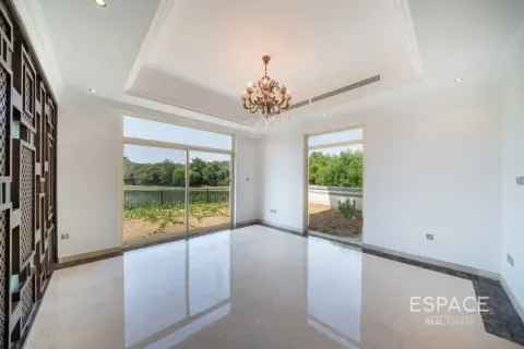 Villa in Jumeirah Islands, Dubai, UAE 5 bedrooms, 520 sq.m. № 737805 - photo 7