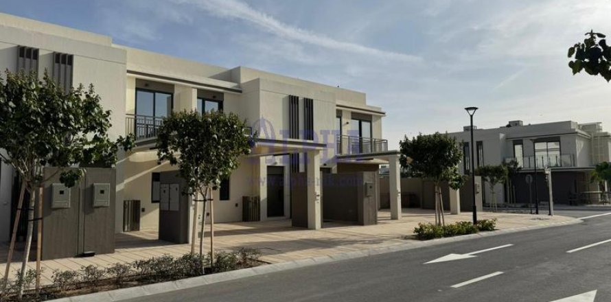 Townhouse în Al Hamra Village, Ras Al Khaimah, EAU 2 dormitoare, 136.9 mp.  №699290