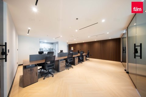 Zyrë në Dubai, Emiratet e Bashkuara Arabe 163.7 m2. № 680020 - Foto 1