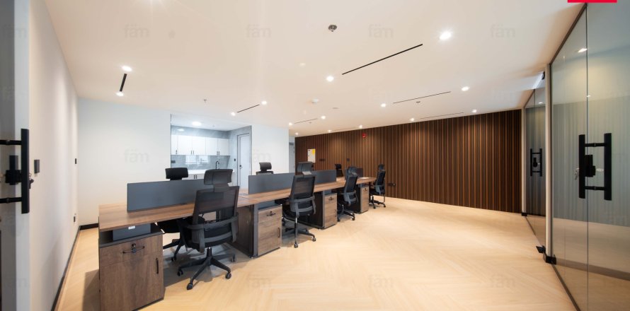 Zyrë në Dubai, Emiratet e Bashkuara Arabe 163.7 m2. № 680020