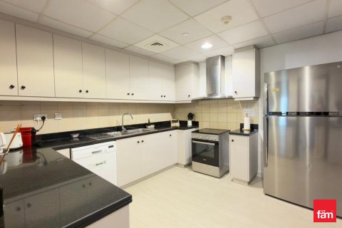 Dubai, UAE의 임대용 아파트 침실 3개, 178.3제곱미터 번호 699746 - 사진 8