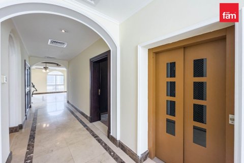 Vila v Al Barsha, Dubai, SAE 5 ložnice, 1393.5 m² Č.: 699748 - fotografie 16