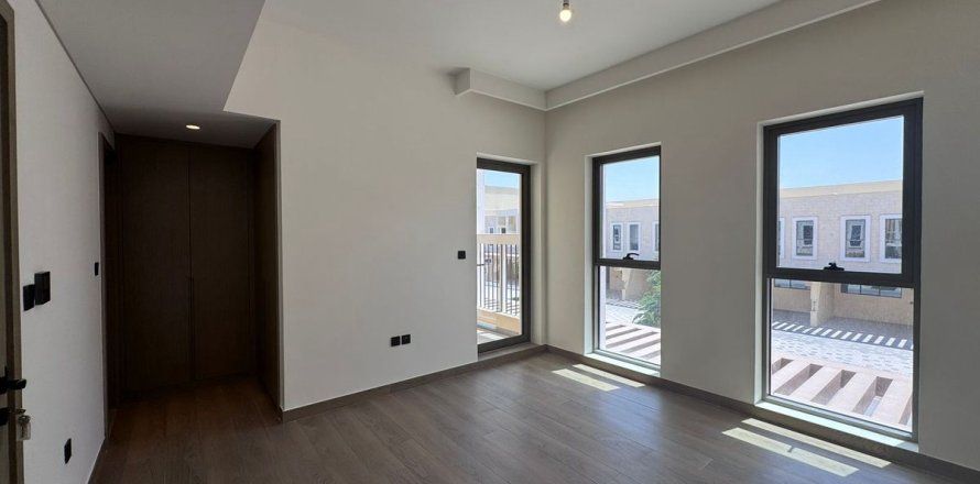 Rumah bandar di Dubai, UAE 3 bilik tidur, 144 meter persegi № 713850