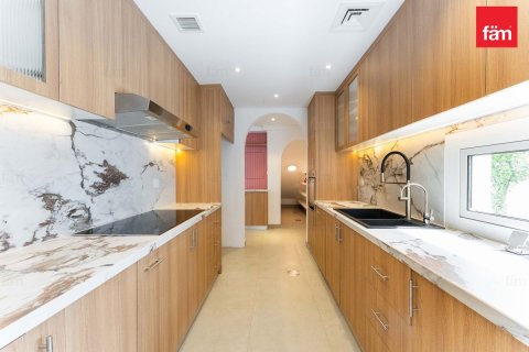 Adosado en alquiler en Dubai, EAU 3 dormitorios, 259.2 m2 № 687518 - foto 12