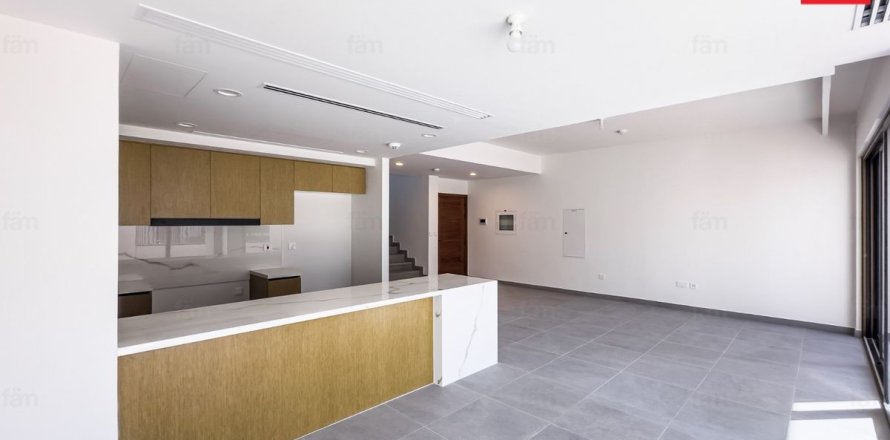 Dubai、UAEにあるタウンハウス 3ベッドルーム、224.9 m2 No679038