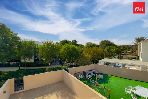 Casa urbana para arrendamento em Dubai, EAU 3 quartos, 224.9 m2 № 679038 - foto 4