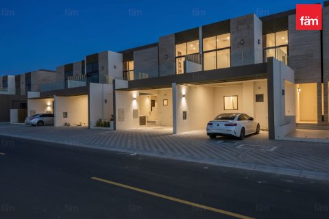 خانه شهری در Dubai ، امارات متحده عربی 4 خوابه ، 191.8 متر مربع.  شماره 679040