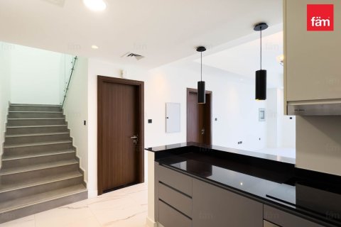 Dubai, संयुक्त अरब अमीरात में टाउनहाउस, 4 बेडरूम, 191.8 वर्ग मीटर, संख्या 679040 - फ़ोटो 6