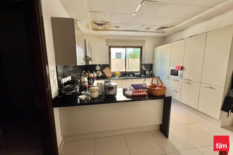 Villa para arrendamento em Dubai, EAU 5 quartos, 925.4 m2 № 659185 - foto 11