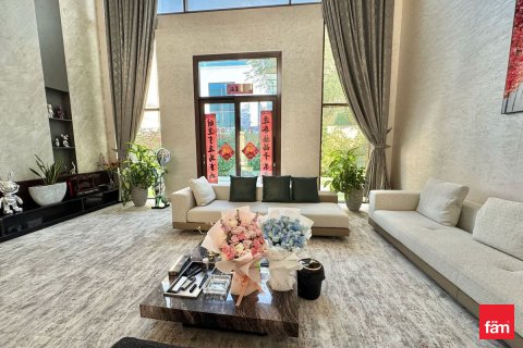 Villa para arrendamento em Dubai, EAU 5 quartos, 925.4 m2 № 659185 - foto 1