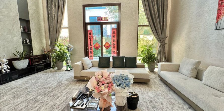 فيلا في دبي 5 غرفة نوم ، 925.4 متر مربع . ر قم 659185