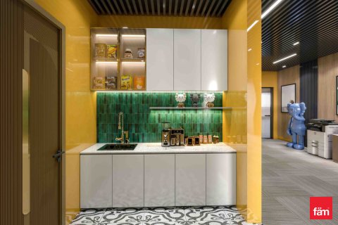 משרד ב International City, Dubai, איחוד האמירויות 97.3 מ