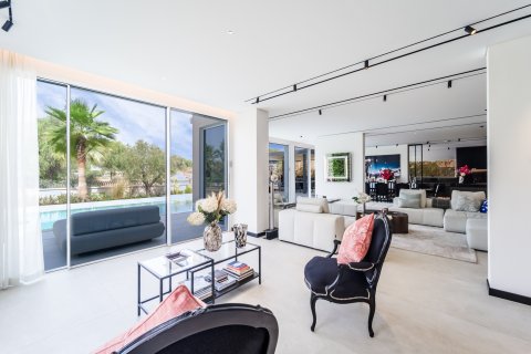 Villa zum Verkauf in Dubai, VAE 6 Schlafzimmer, 486 m2 Nr. 760967 - Foto 11