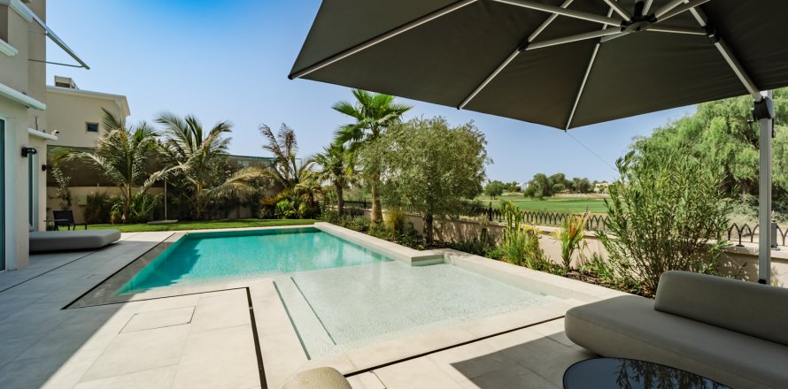 Villa in Dubai, VAE: 6 Schlafzimmer, 486 m2 Nr. 760967