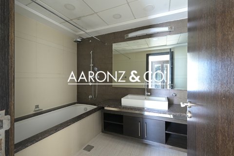 דירה להשכרה ב Dubai Marina, Dubai, איחוד האמירויות  4 חדרי שינה, 524 מ"ר, מספר 670568 - תמונה 22