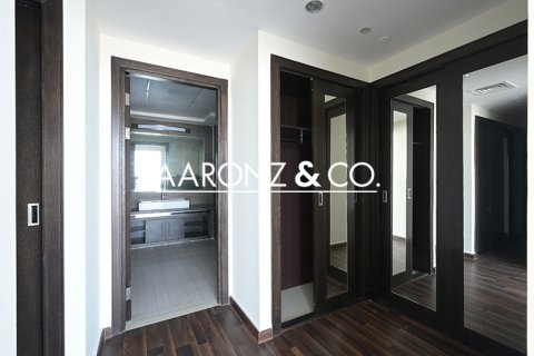 דירה להשכרה ב Dubai Marina, Dubai, איחוד האמירויות  4 חדרי שינה, 524 מ"ר, מספר 670568 - תמונה 18