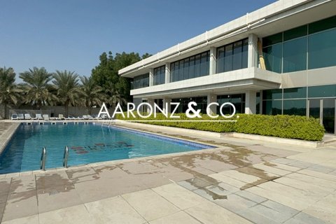 Obchod v Meydan Avenue, Dubai, SAE 466.7 m² Č.: 670558 - fotografie 2