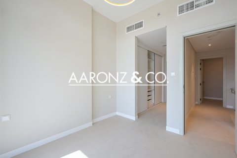 Apartamento en venta en Rukan, Dubai, EAU 3 dormitorios, 131 m2 № 670570 - foto 2