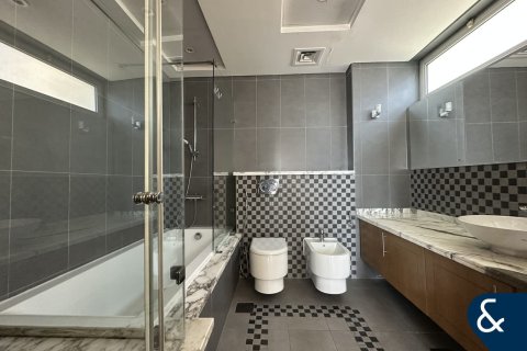 Villa sa Jumeirah Park, Dubai, UAE 4 silid-tulugan, 611 sq.m. № 671467 - larawan 13