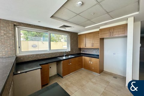 Villa sa Jumeirah Park, Dubai, UAE 4 silid-tulugan, 611 sq.m. № 671467 - larawan 8