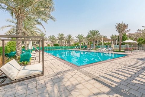 Vilë në Dubai, Emiratet e Bashkuara Arabe 3 dhoma gjumi, 186.3 m2. № 635718 - Foto 1