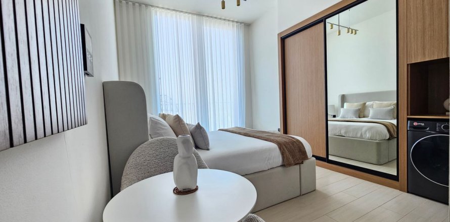 Apartament në Dubai, Emiratet e Bashkuara Arabe 30.1 m2. № 727523