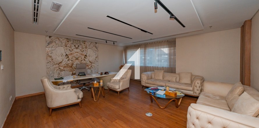 Dubai、UAEにあるオフィス 151 m2 No670210