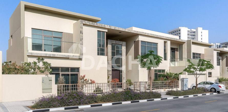 Vilă în Al Furjan, Dubai, EAU 5 dormitoare, 600 mp.  №707229