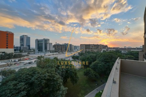 Apartamento para arrendamento em Motor City, Dubai, EAU 2 quartos, 182 m2 № 658820 - foto 1