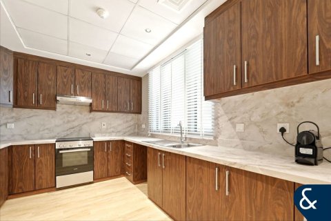 Lakás itt: Business Bay, Dubai, EAE, 1 hálószoba, 126 m², azonosító: 698117 - fénykép 2