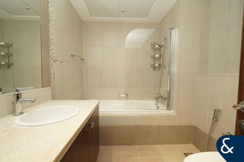 Lakás itt: Business Bay, Dubai, EAE, 1 hálószoba, 126 m², azonosító: 698117 - fénykép 6