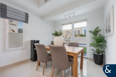 Villa itt: The Springs, Dubai, EAE, 3 hálószoba, 301 m², azonosító: 698118 - fénykép 7